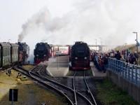 Lokparade im Bahnhof Brocken: Lok 99 222, Lok 99 7243 und Lok 99 7247 (1)